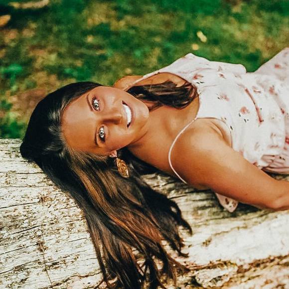 Meet your Posher, Jade - Picture 1 of 1